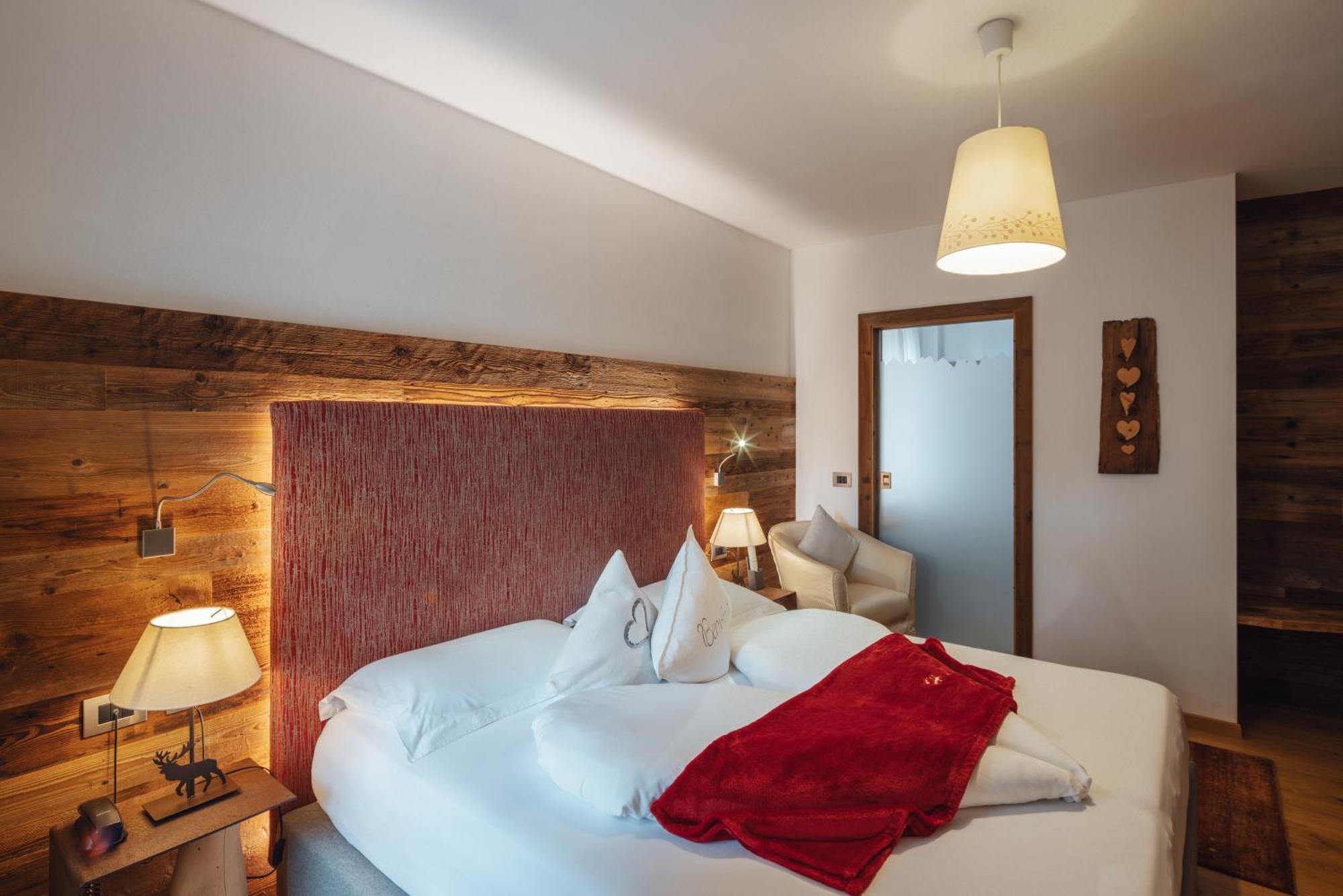 Hotel Garni Laurino Кавалезе Экстерьер фото